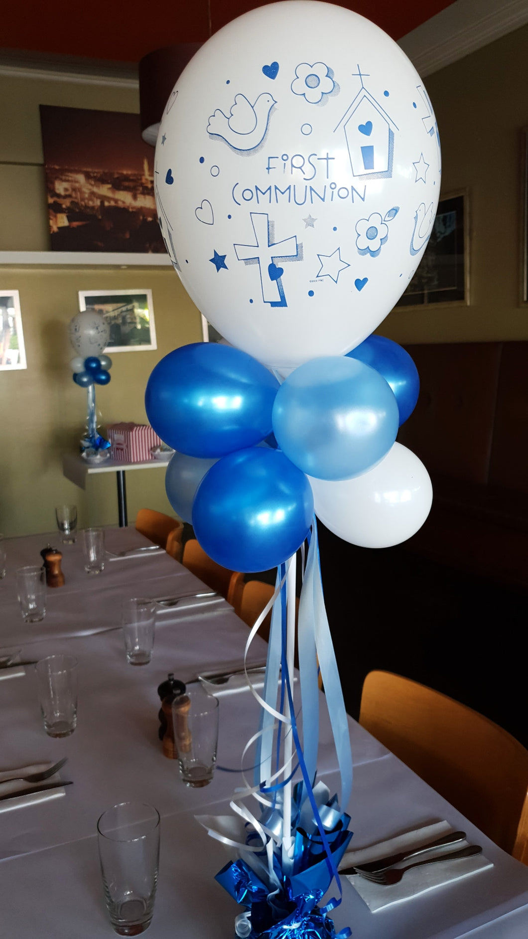 Balloon stand centrepiece